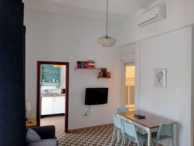 2 soverom Leilighet til leie i Sevilla by - € 1 100 (Ref: 6174606)