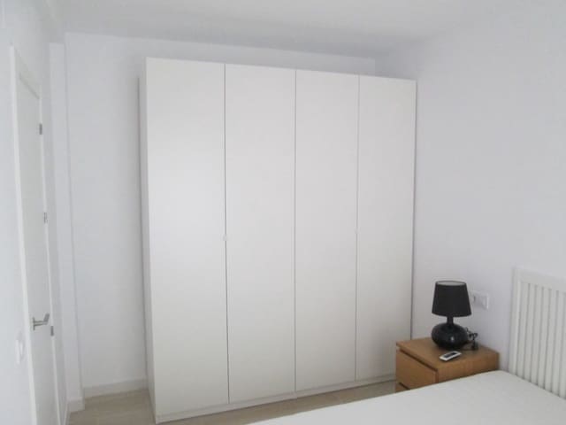 2 soveværelse Lejlighed til leje i Sevilla by - € 800 (Ref: 6174631)