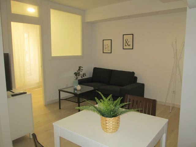 2 soveværelse Lejlighed til leje i Sevilla by - € 800 (Ref: 6174631)