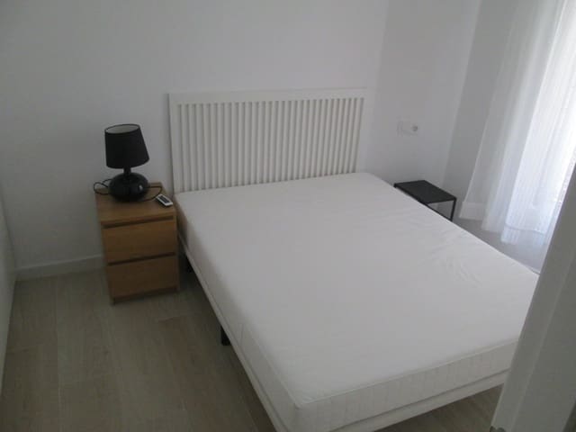 2 soveværelse Lejlighed til leje i Sevilla by - € 800 (Ref: 6174631)