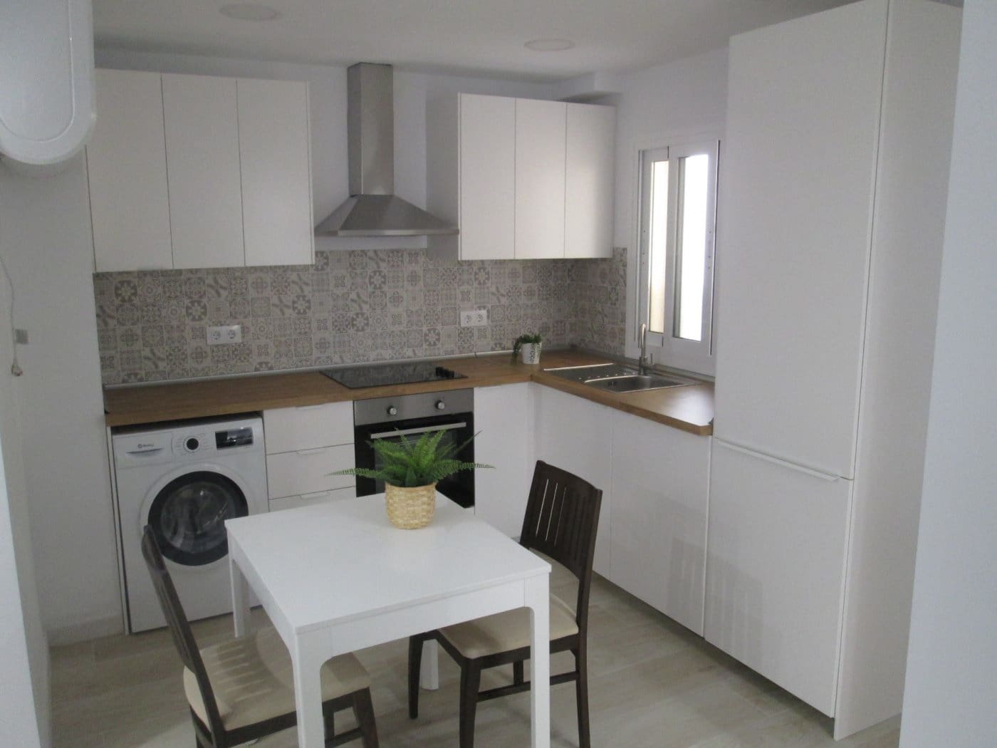 2 sovrum Lägenhet att hyra i Sevilla stad - 800 € (Ref: 6174631)