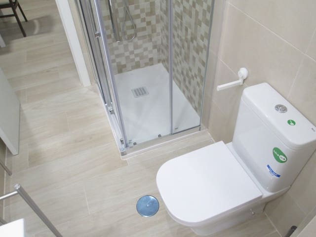 2 soveværelse Lejlighed til leje i Sevilla by - € 800 (Ref: 6174631)