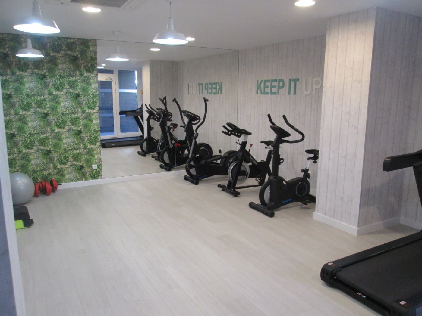 3 sovrum Lägenhet att hyra i Sevilla stad med pool garage - 1 150 € (Ref: 6491313)