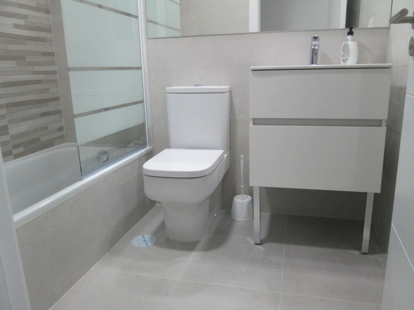 3 sovrum Lägenhet att hyra i Sevilla stad med pool garage - 1 150 € (Ref: 6491313)