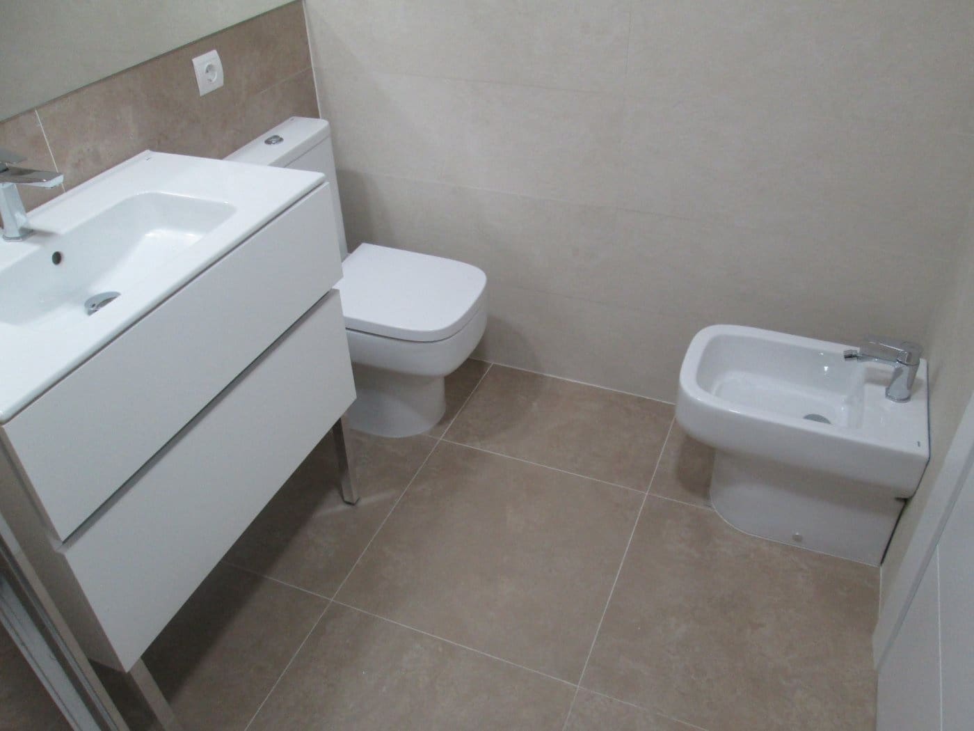 3 sovrum Lägenhet att hyra i Sevilla stad med pool garage - 1 150 € (Ref: 6491313)