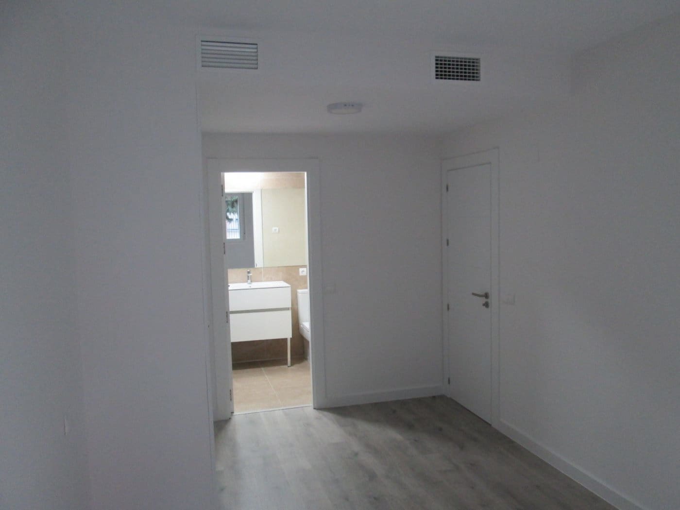 3 sovrum Lägenhet att hyra i Sevilla stad med pool garage - 1 150 € (Ref: 6491313)