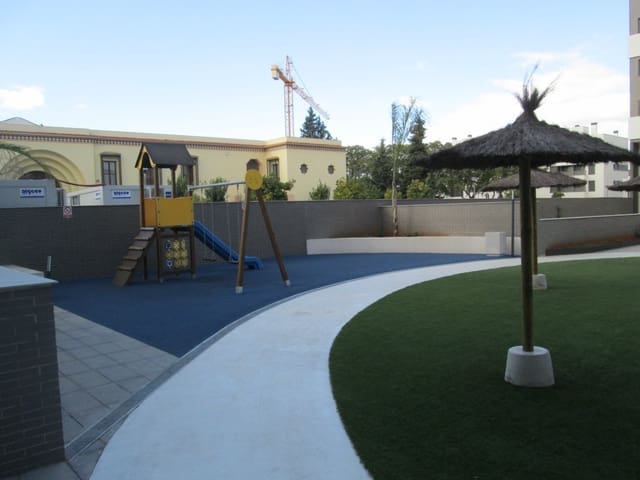 3 sovrum Lägenhet att hyra i Sevilla stad med pool garage - 1 150 € (Ref: 6491313)