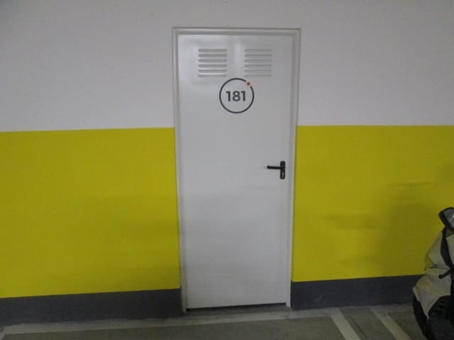 3 sovrum Lägenhet att hyra i Sevilla stad med pool garage - 1 150 € (Ref: 6491313)