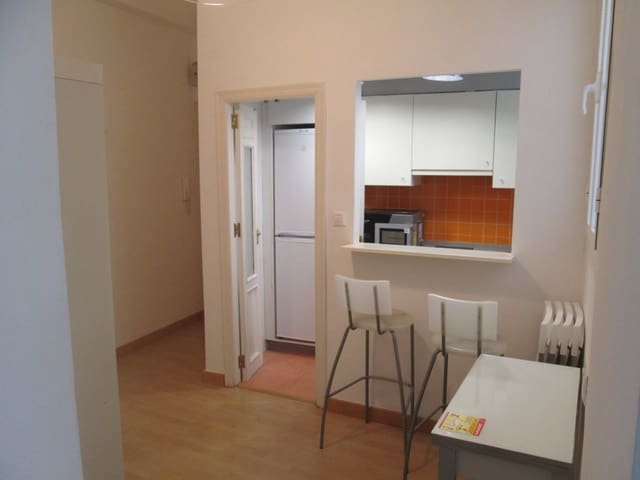 1 slaapkamer Flat te huur in Sevilla stad - € 750 (Ref: 6652025)