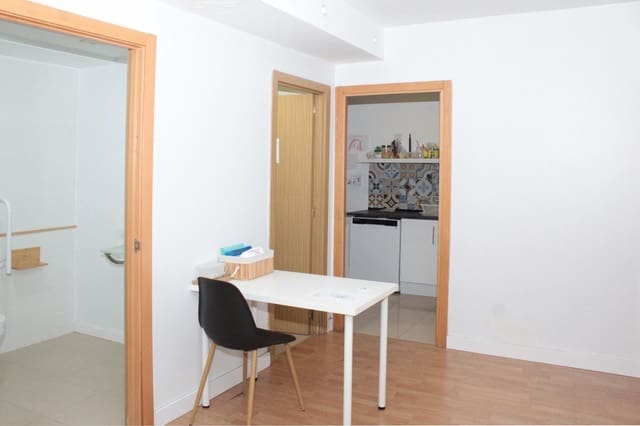 Local Commercial à louer à Nervión, Séville ville - 1 600 € (Ref: 7427368)