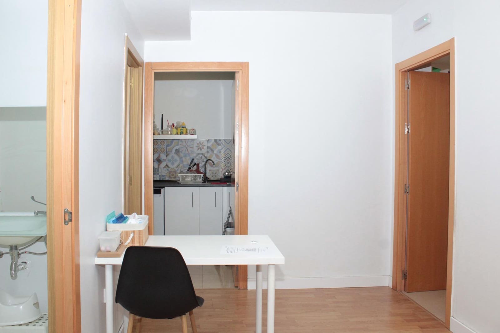 Commercial for rent in Seville city - € 1,600 (Ref: 7427368)