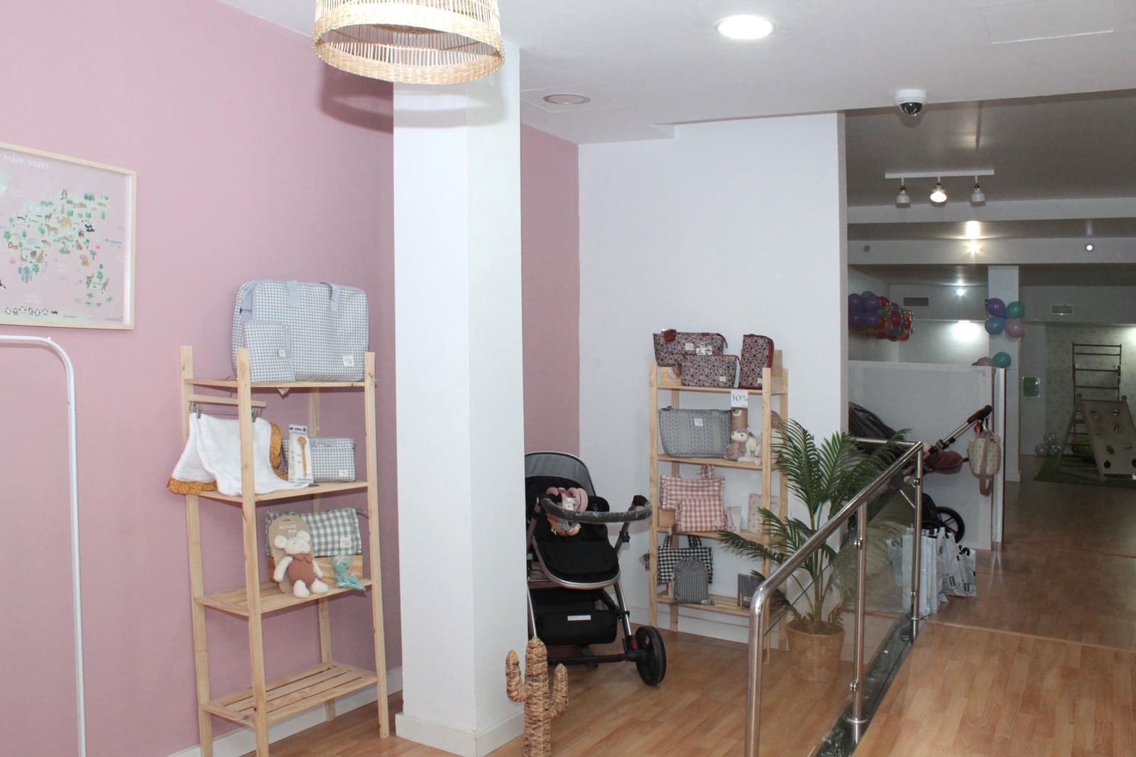 Commercial for rent in Seville city - € 1,600 (Ref: 7427368)