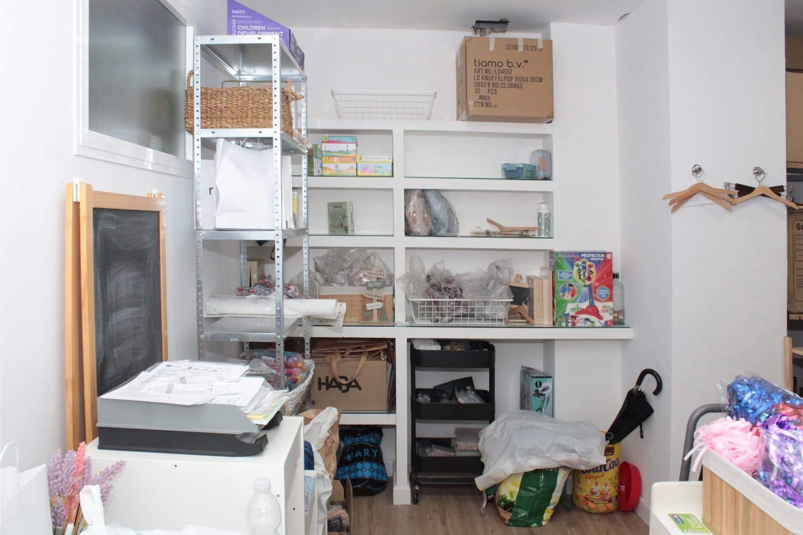 Commercial for rent in Seville city - € 1,600 (Ref: 7427368)