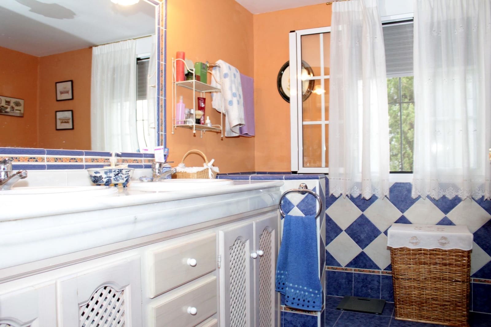 6 soveværelse Villa til salg i Cazalla de la Sierra med swimmingpool - € 860.000 (Ref: 7824345)