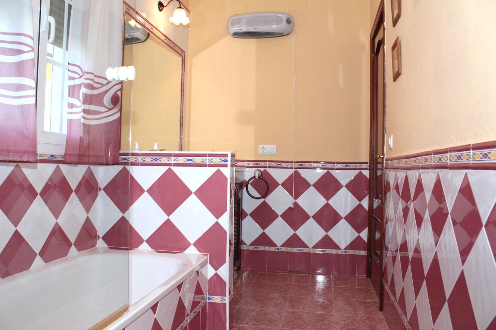 6 soveværelse Villa til salg i Cazalla de la Sierra med swimmingpool - € 860.000 (Ref: 7824345)