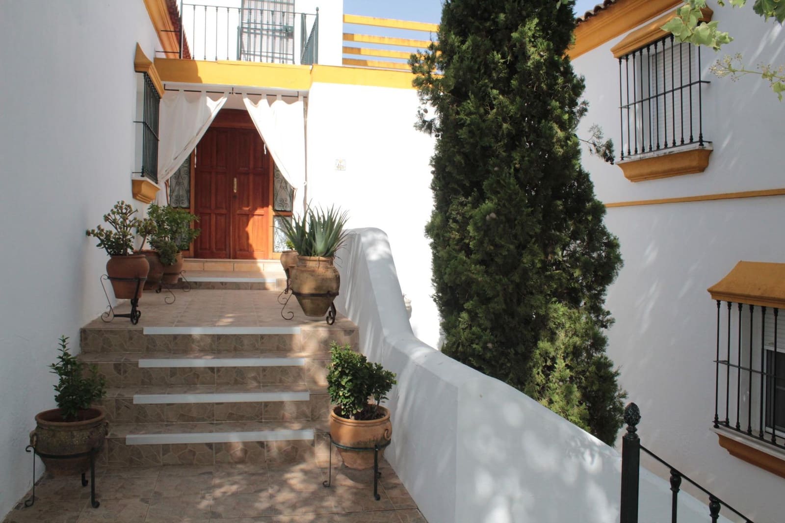 6 soveværelse Villa til salg i Cazalla de la Sierra med swimmingpool - € 860.000 (Ref: 7824345)