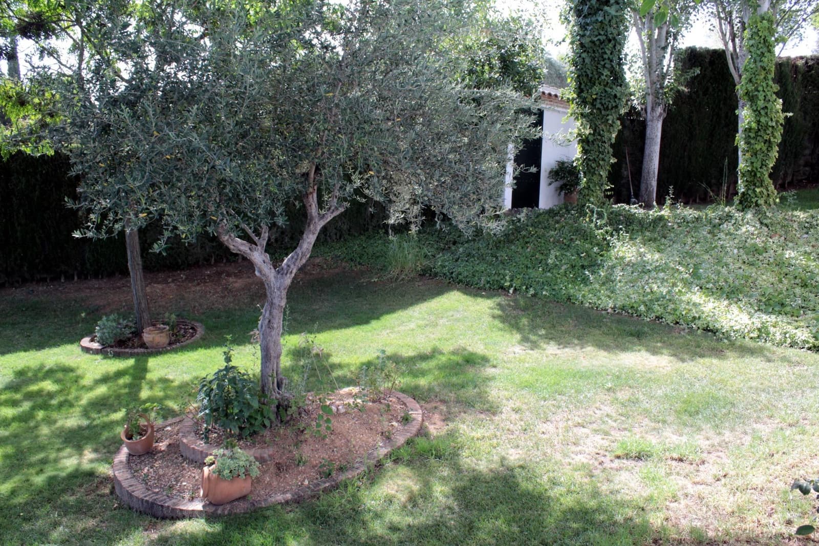 6 soveværelse Villa til salg i Cazalla de la Sierra med swimmingpool - € 860.000 (Ref: 7824345)