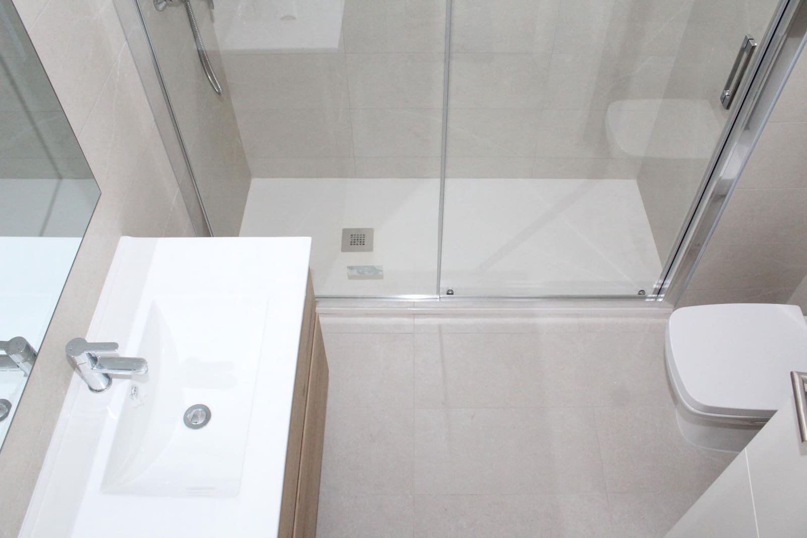 4 slaapkamer Flat te huur in Dos Hermanas met zwembad garage - € 1.300 (Ref: 8193872)
