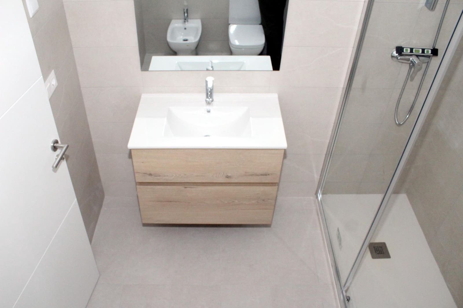 4 slaapkamer Flat te huur in Dos Hermanas met zwembad garage - € 1.300 (Ref: 8193872)