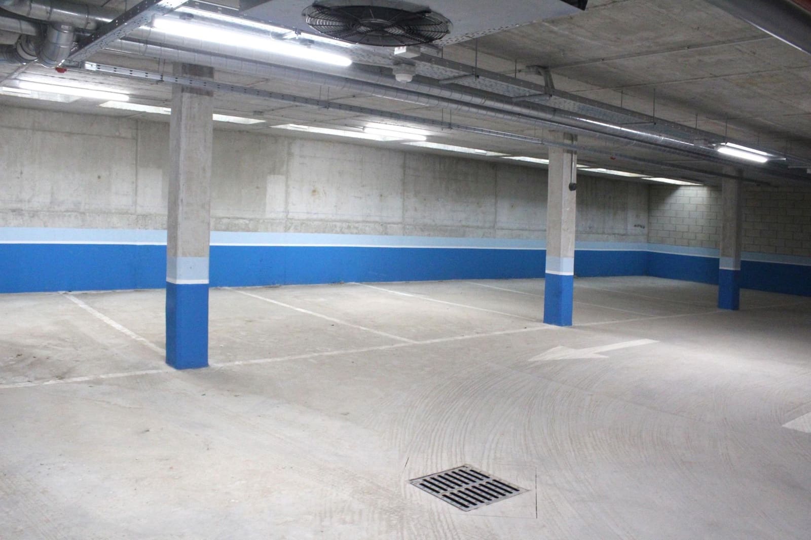 4 slaapkamer Flat te huur in Dos Hermanas met zwembad garage - € 1.300 (Ref: 8193872)