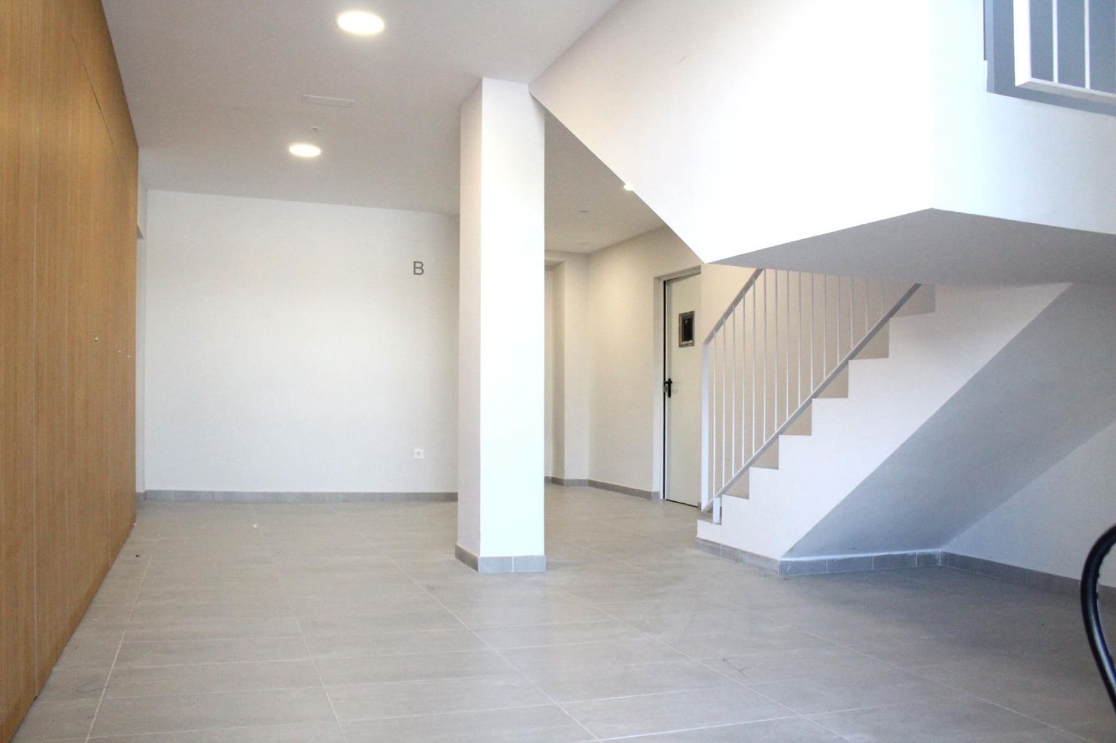 4 slaapkamer Flat te huur in Dos Hermanas met zwembad garage - € 1.300 (Ref: 8193872)