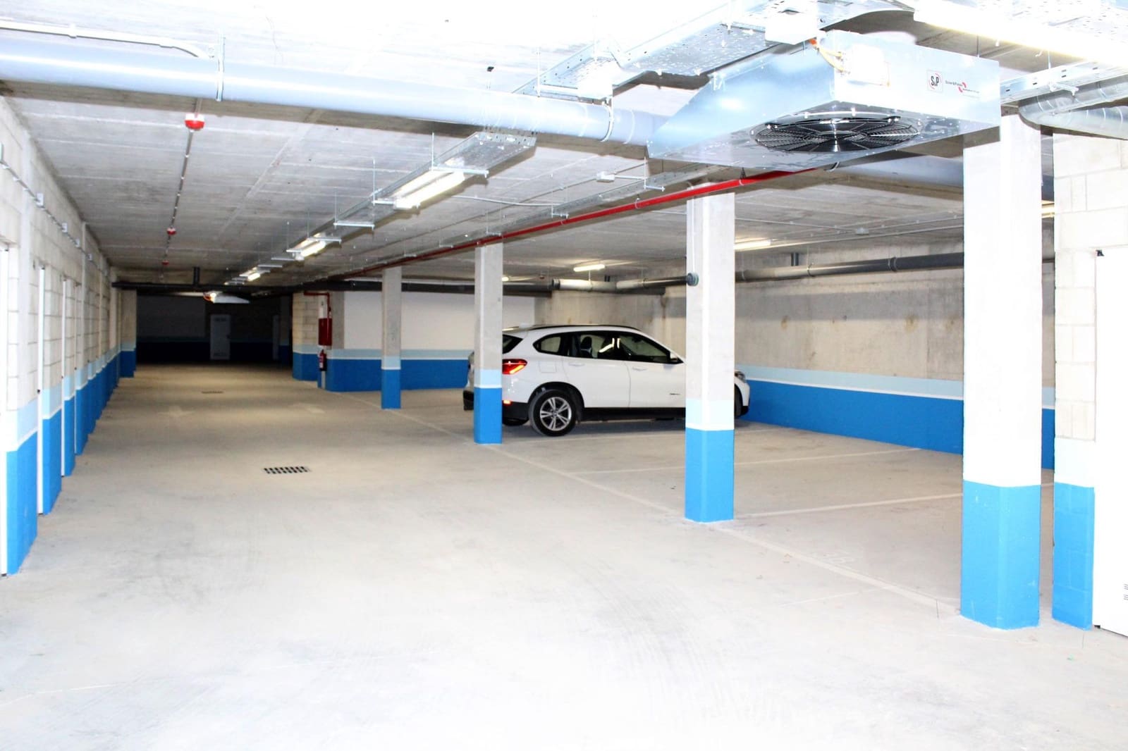 4 slaapkamer Flat te huur in Dos Hermanas met zwembad garage - € 1.300 (Ref: 8193872)