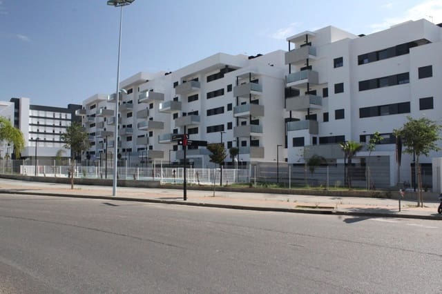 4 slaapkamer Flat te huur in Dos Hermanas met zwembad garage - € 1.300 (Ref: 8193872)