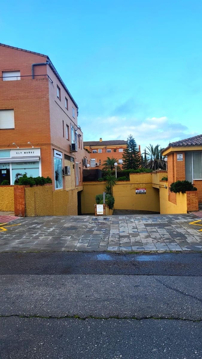 Garage til salg i Tomares - € 20.000 (Ref: 8308724)