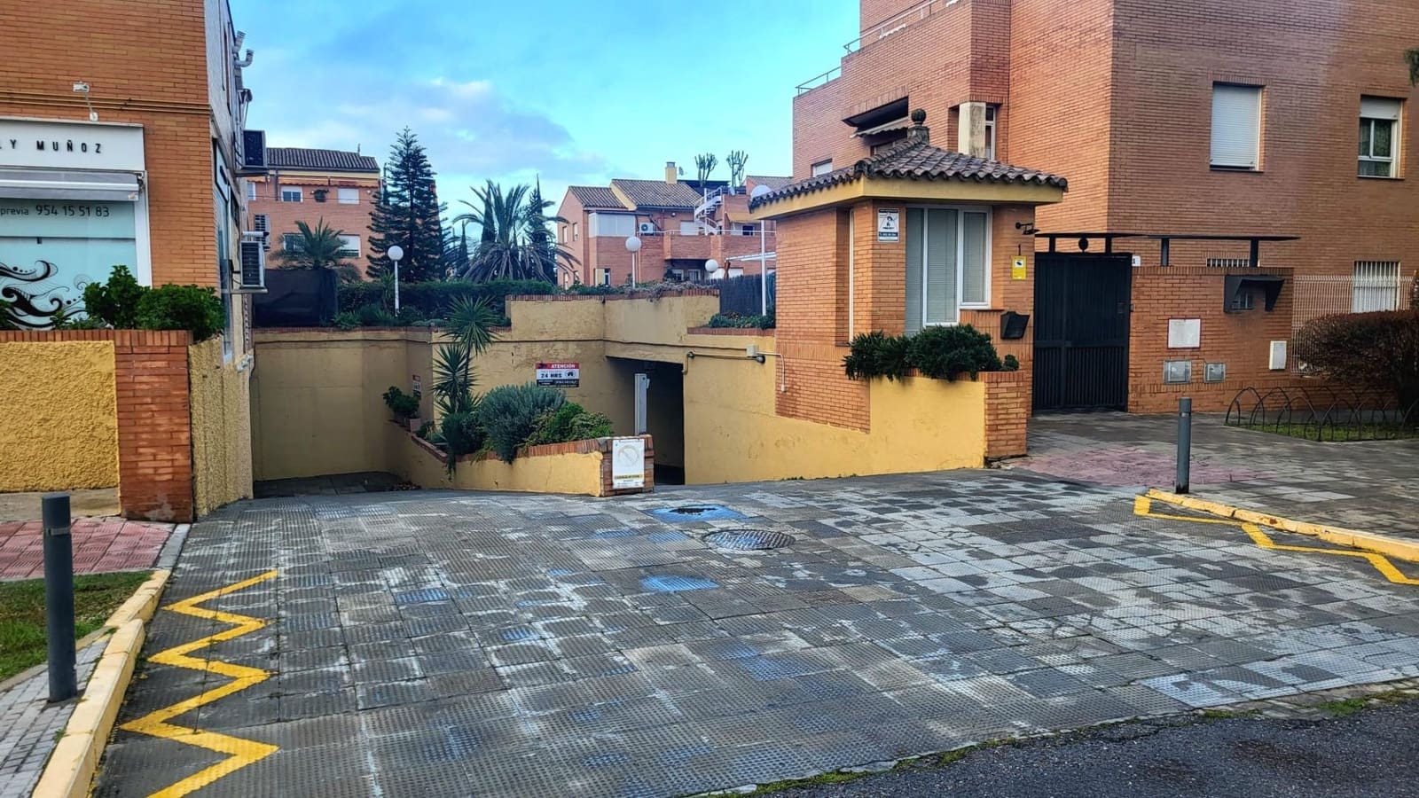 Garage til salg i Tomares - € 20.000 (Ref: 8308724)