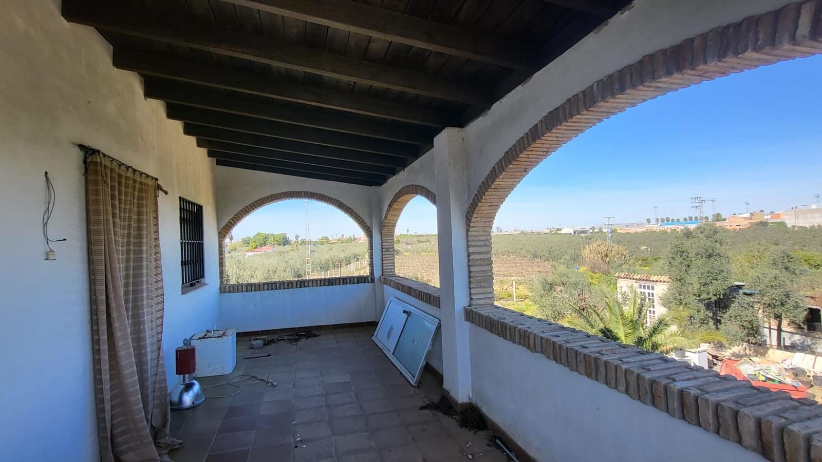 4 soveværelse Finca/Landehus til salg i Pilas med swimmingpool - € 250.000 (Ref: 8308771)