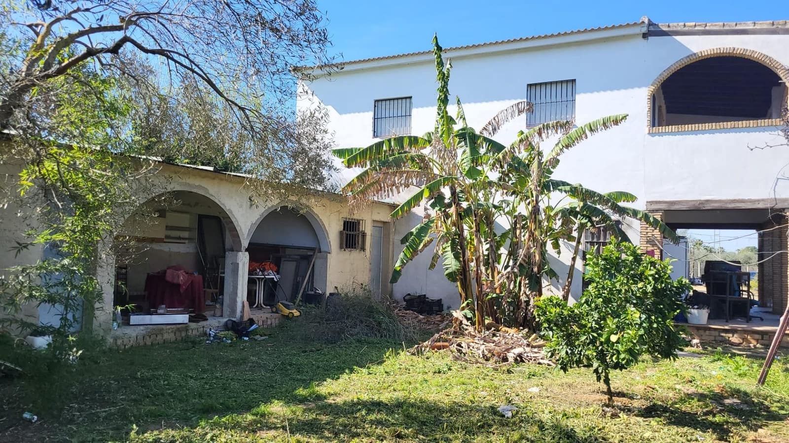 4 soveværelse Finca/Landehus til salg i Pilas med swimmingpool - € 250.000 (Ref: 8308771)