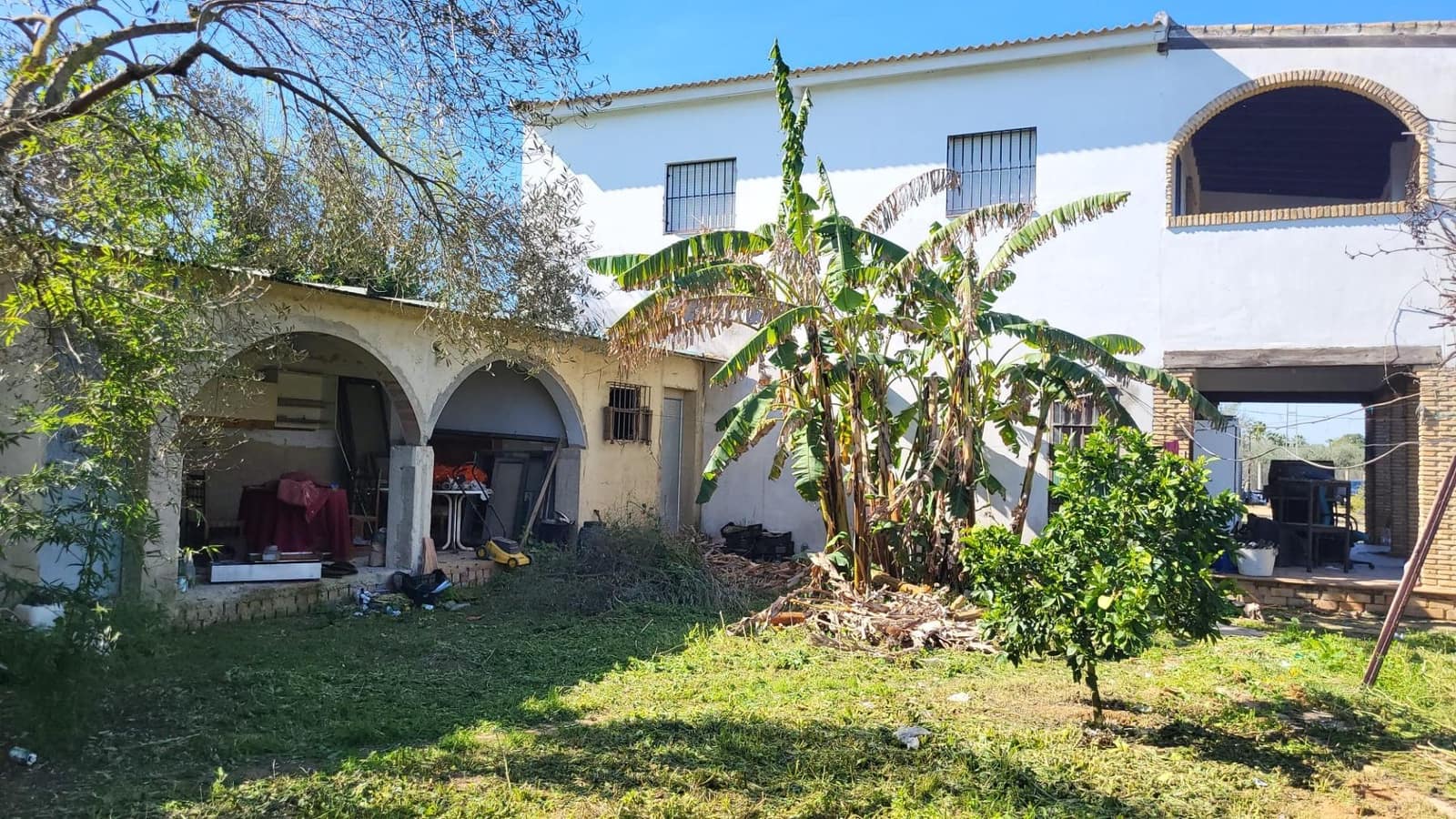 4 soveværelse Finca/Landehus til salg i Pilas med swimmingpool - € 250.000 (Ref: 8308771)