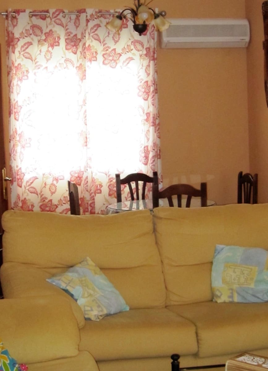 3 soveværelse Finca/Landehus til salg i Cala med garage - € 99.000 (Ref: 8308779)