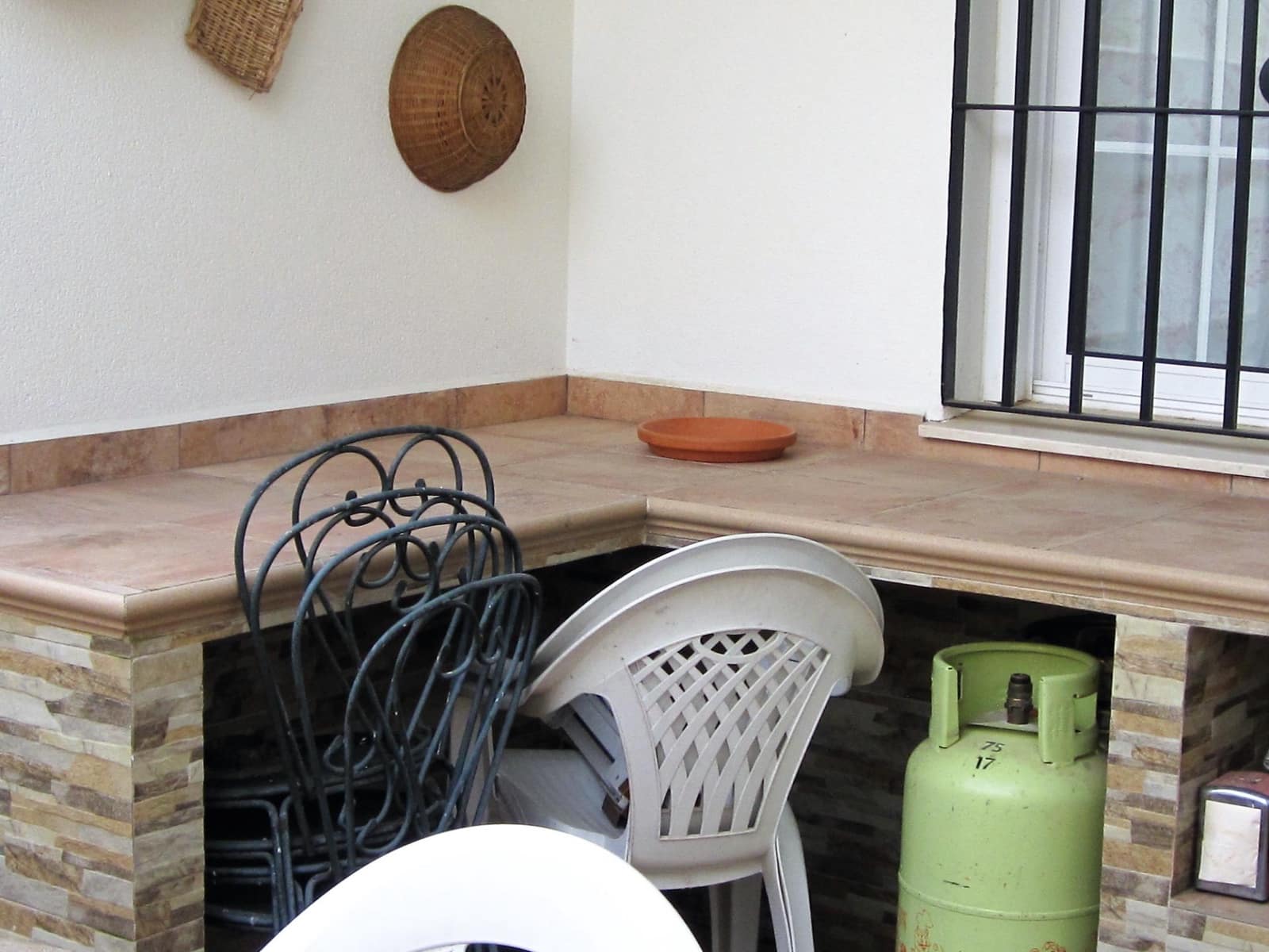 3 soveværelse Finca/Landehus til salg i Cala med garage - € 99.000 (Ref: 8308779)