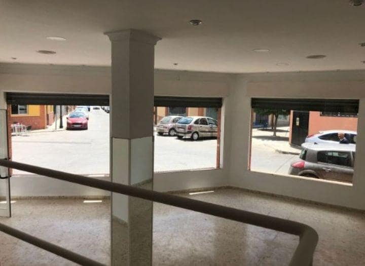 Erhverv til salg i La Algaba - € 99.000 (Ref: 8308807)