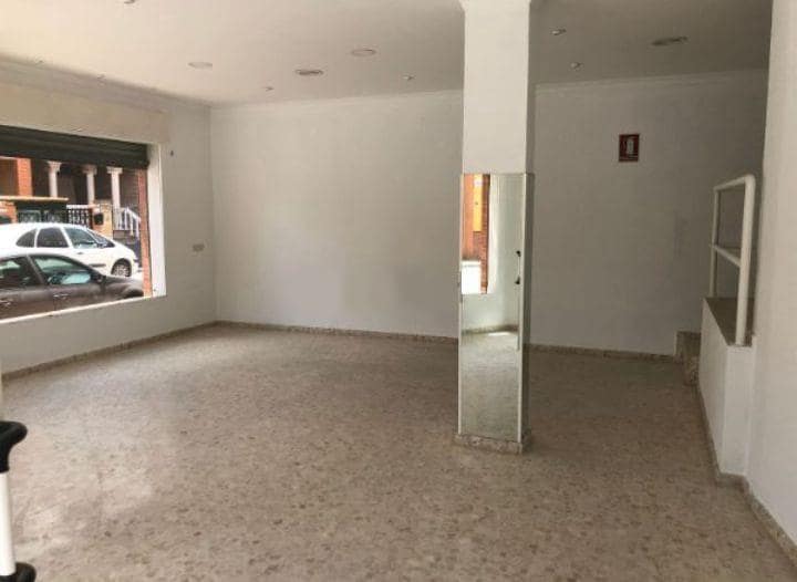 Erhverv til salg i La Algaba - € 99.000 (Ref: 8308807)