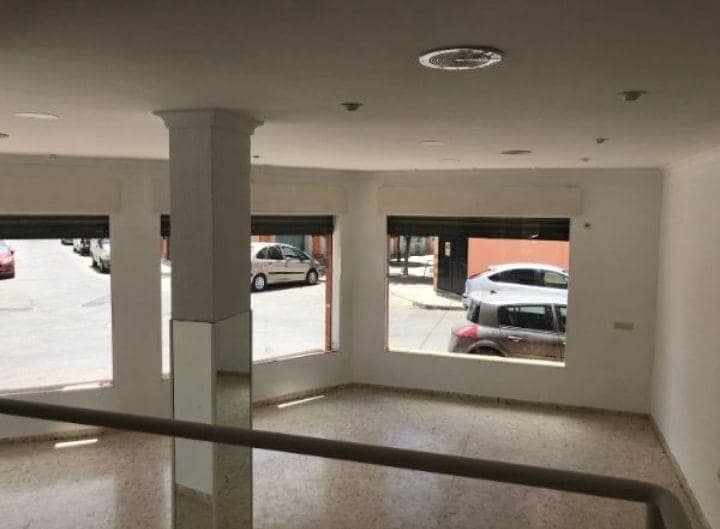 Erhverv til salg i La Algaba - € 99.000 (Ref: 8308807)