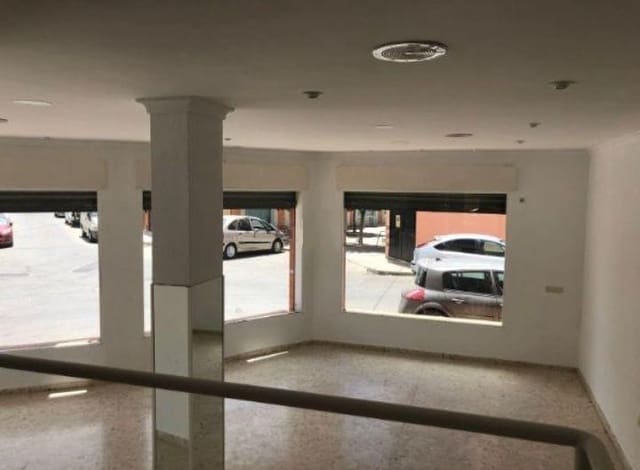 Commercieel te koop in La Algaba - € 99.000 (Ref: 8308807)
