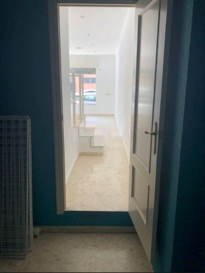 Erhverv til salg i La Algaba - € 99.000 (Ref: 8308807)