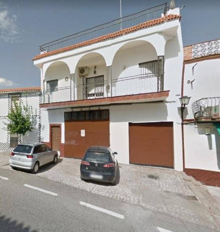 4 soveværelse Villa til salg i Cala med swimmingpool - € 150.000 (Ref: 8311014)