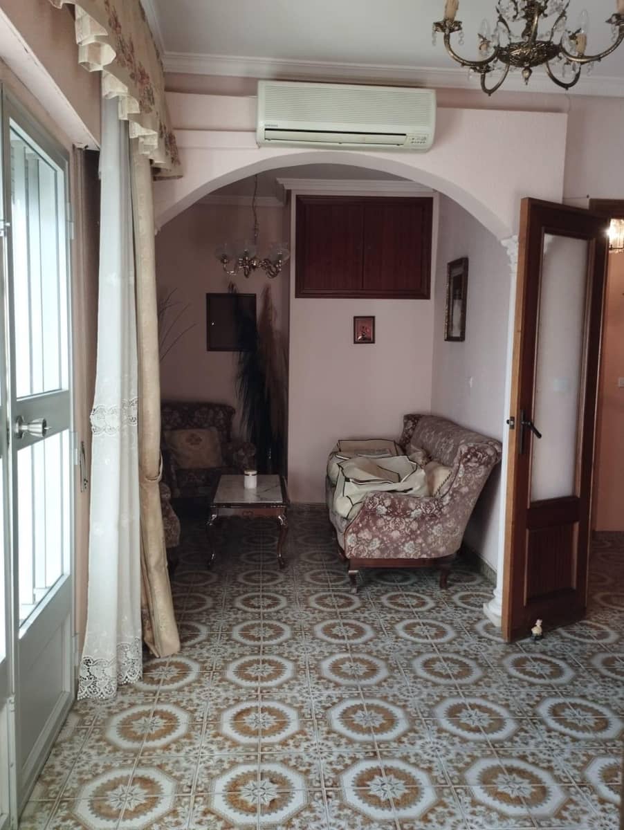 4 soveværelse Villa til salg i Cala med swimmingpool - € 150.000 (Ref: 8311014)