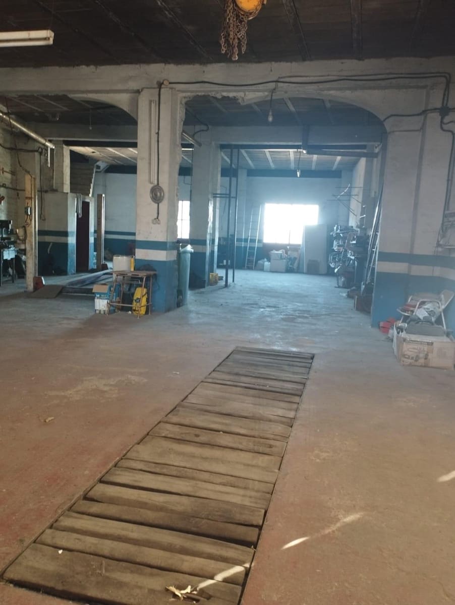 4 soveværelse Villa til salg i Cala med swimmingpool - € 150.000 (Ref: 8311014)