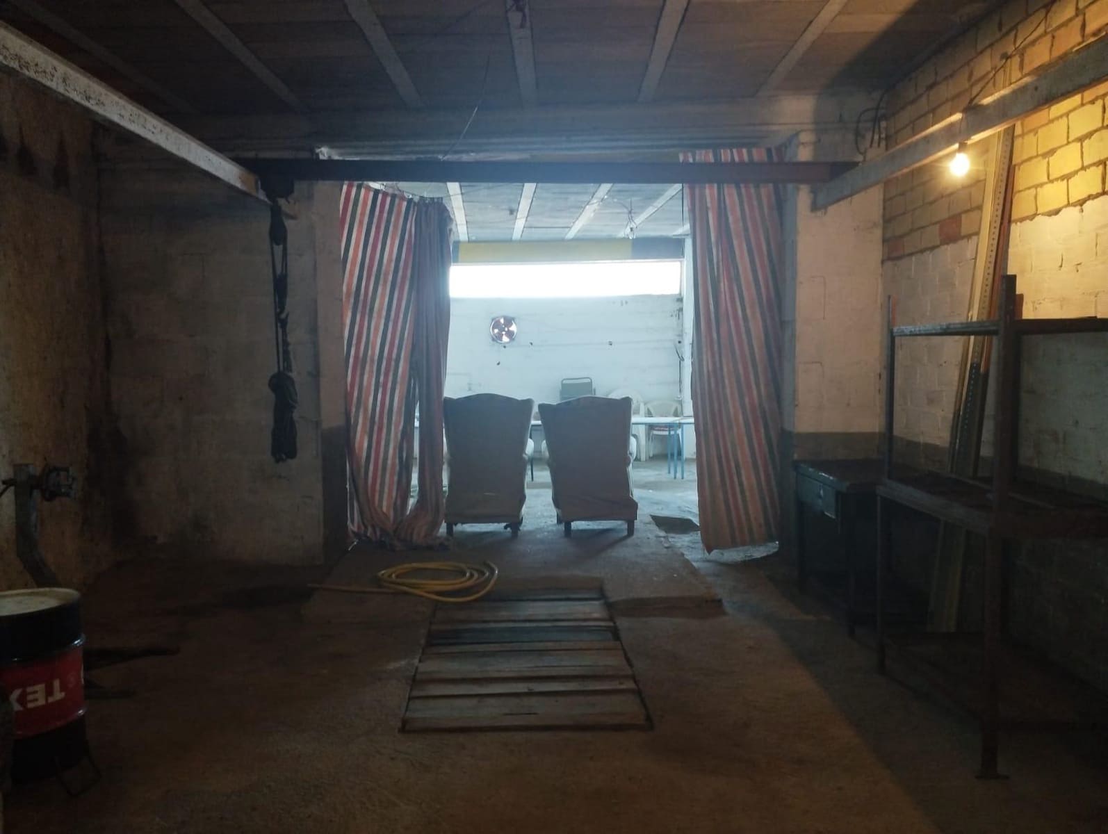 4 soveværelse Villa til salg i Cala med swimmingpool - € 150.000 (Ref: 8311014)