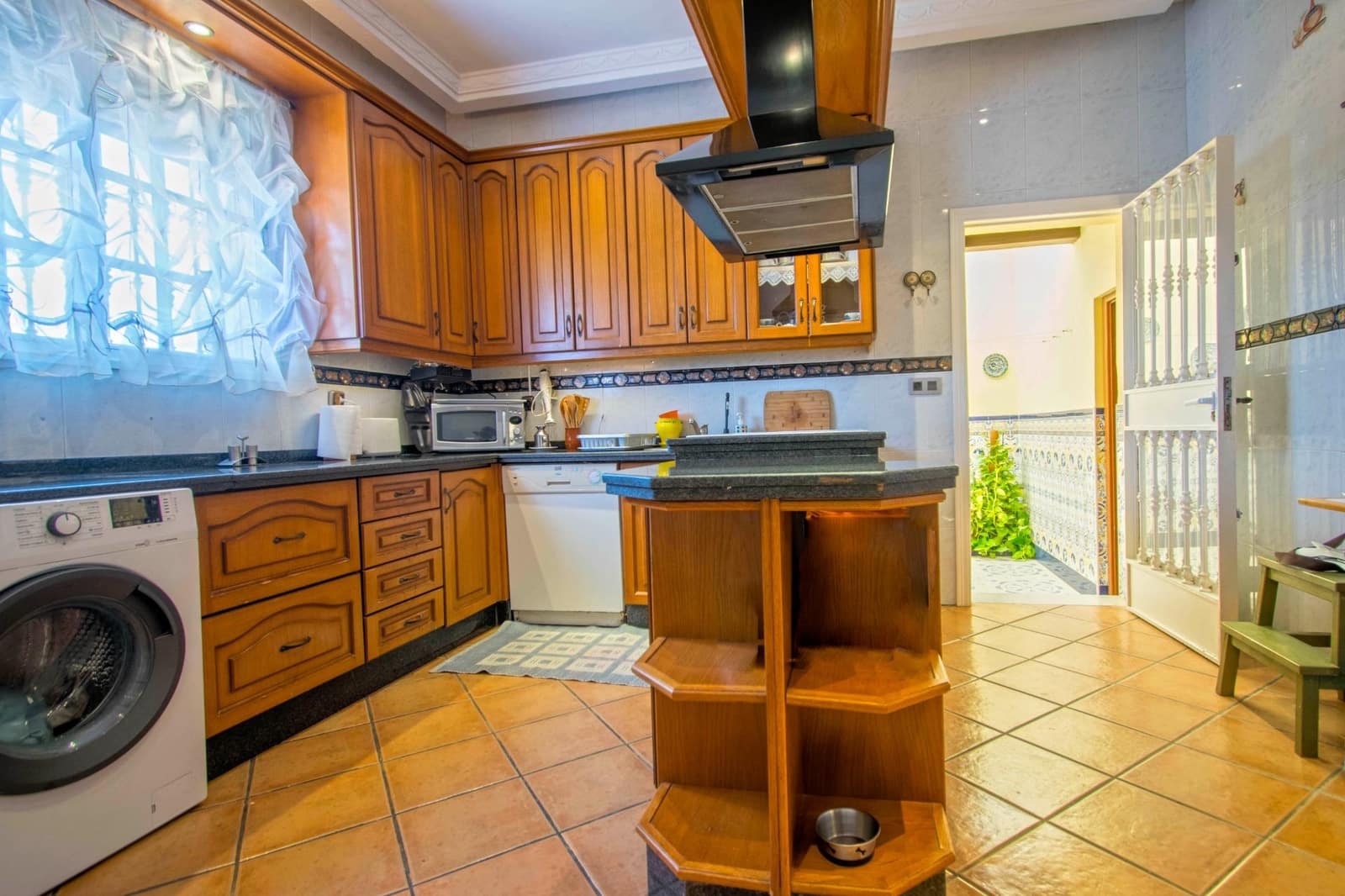 5 soverom Villa til salgs i Utrera med svømmebasseng - € 238 000 (Ref: 8396645)