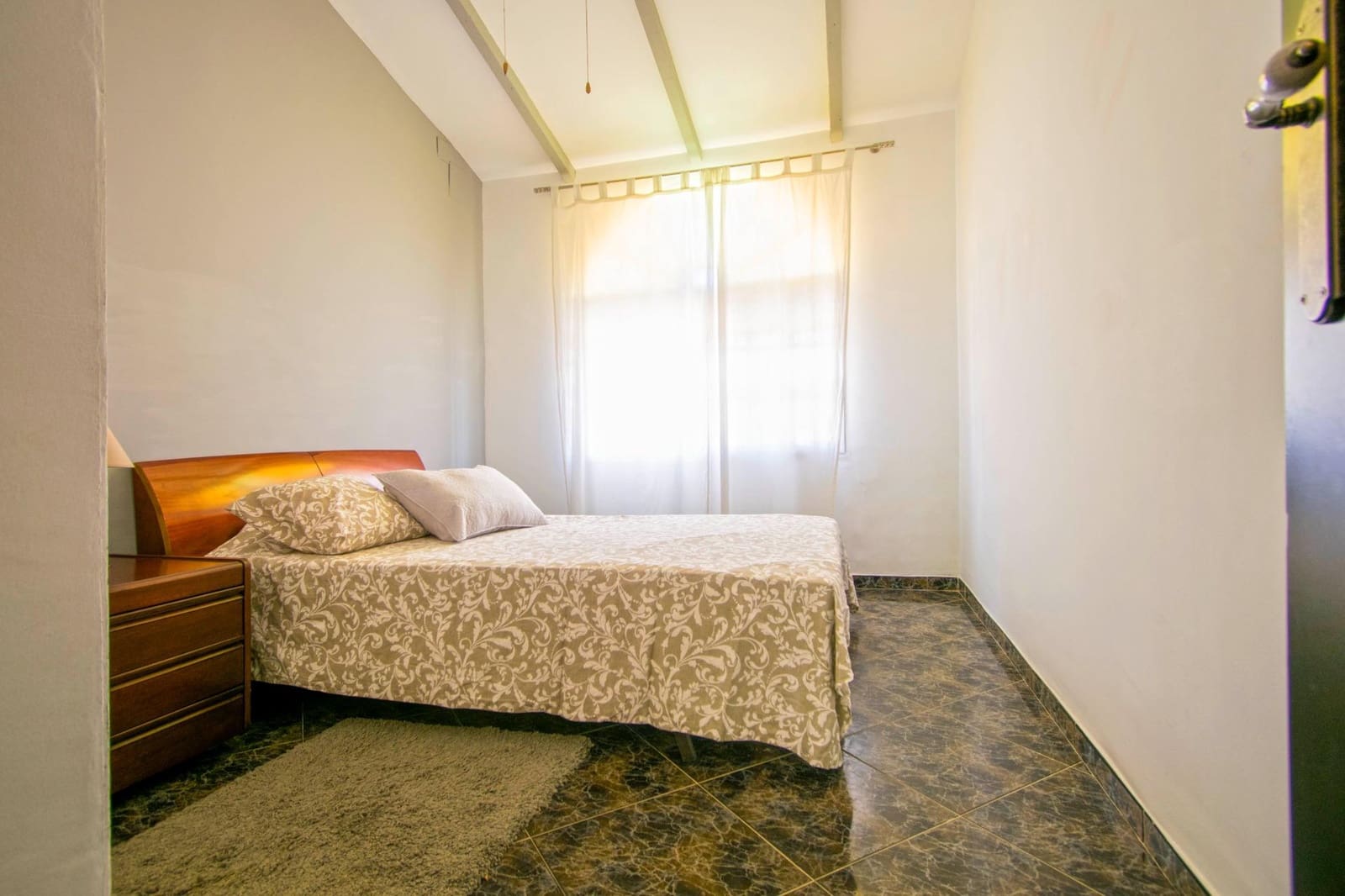 5 bedroom Villa for sale in Utrera with pool - € 238,000 (Ref: 8396645)