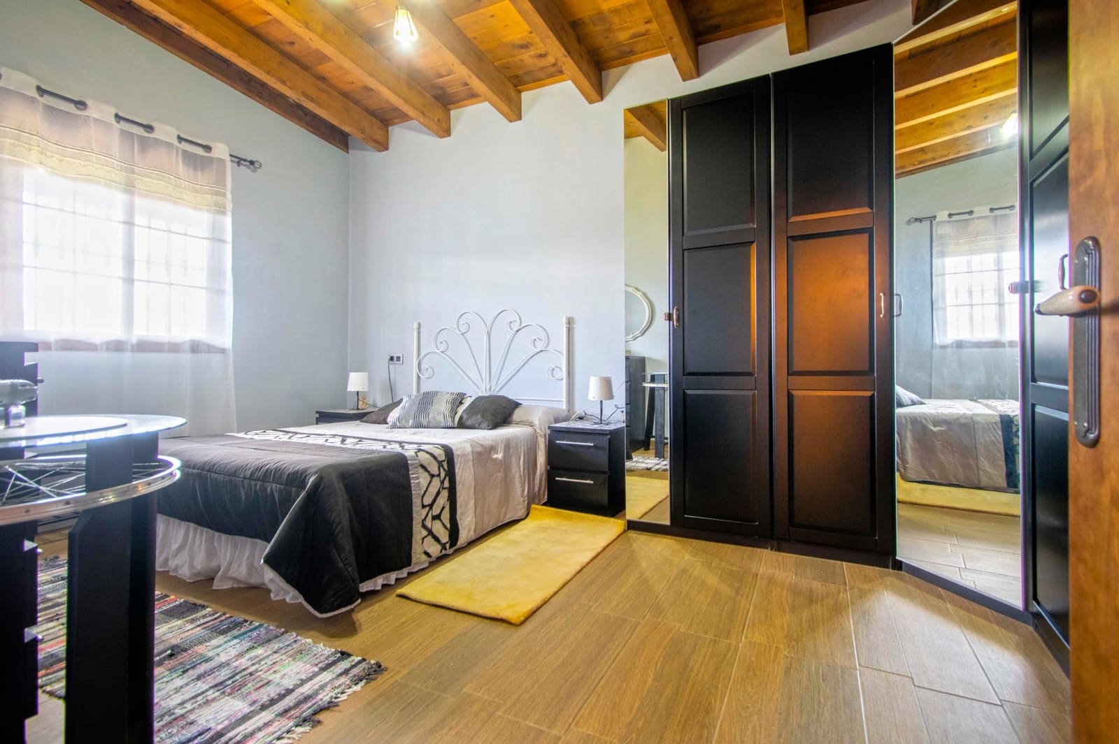 5 bedroom Villa for sale in Utrera with pool - € 238,000 (Ref: 8396645)