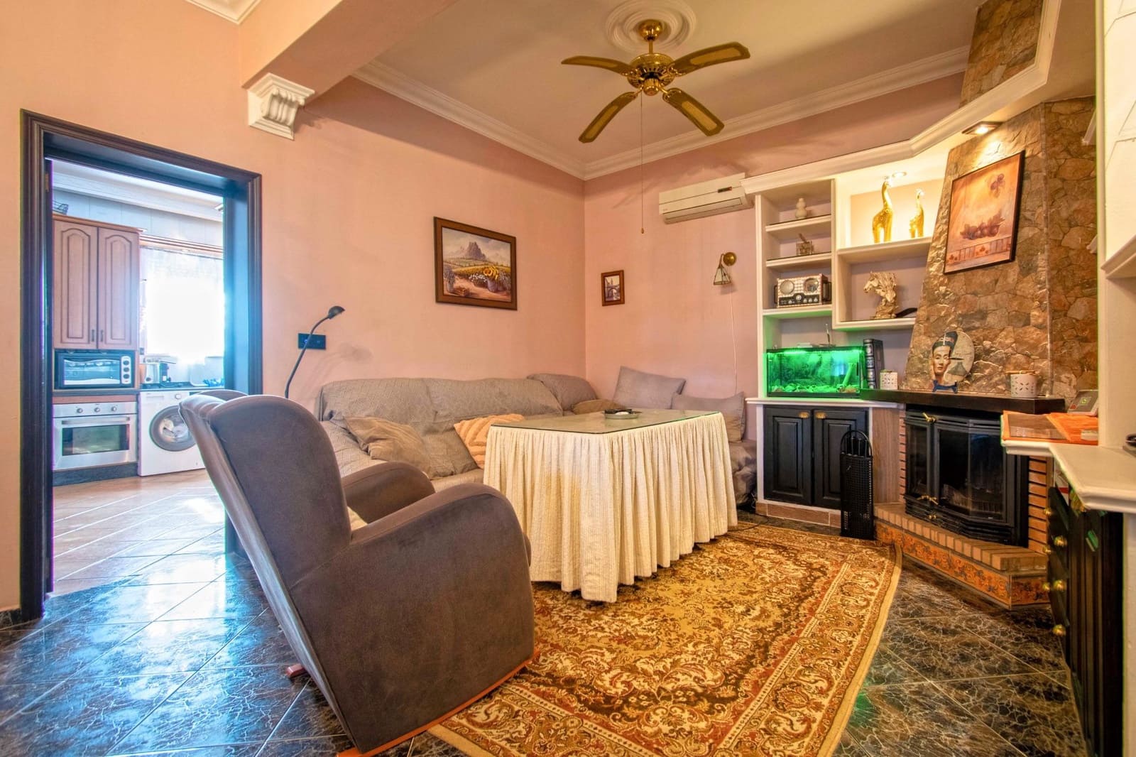 5 bedroom Villa for sale in Utrera with pool - € 238,000 (Ref: 8396645)