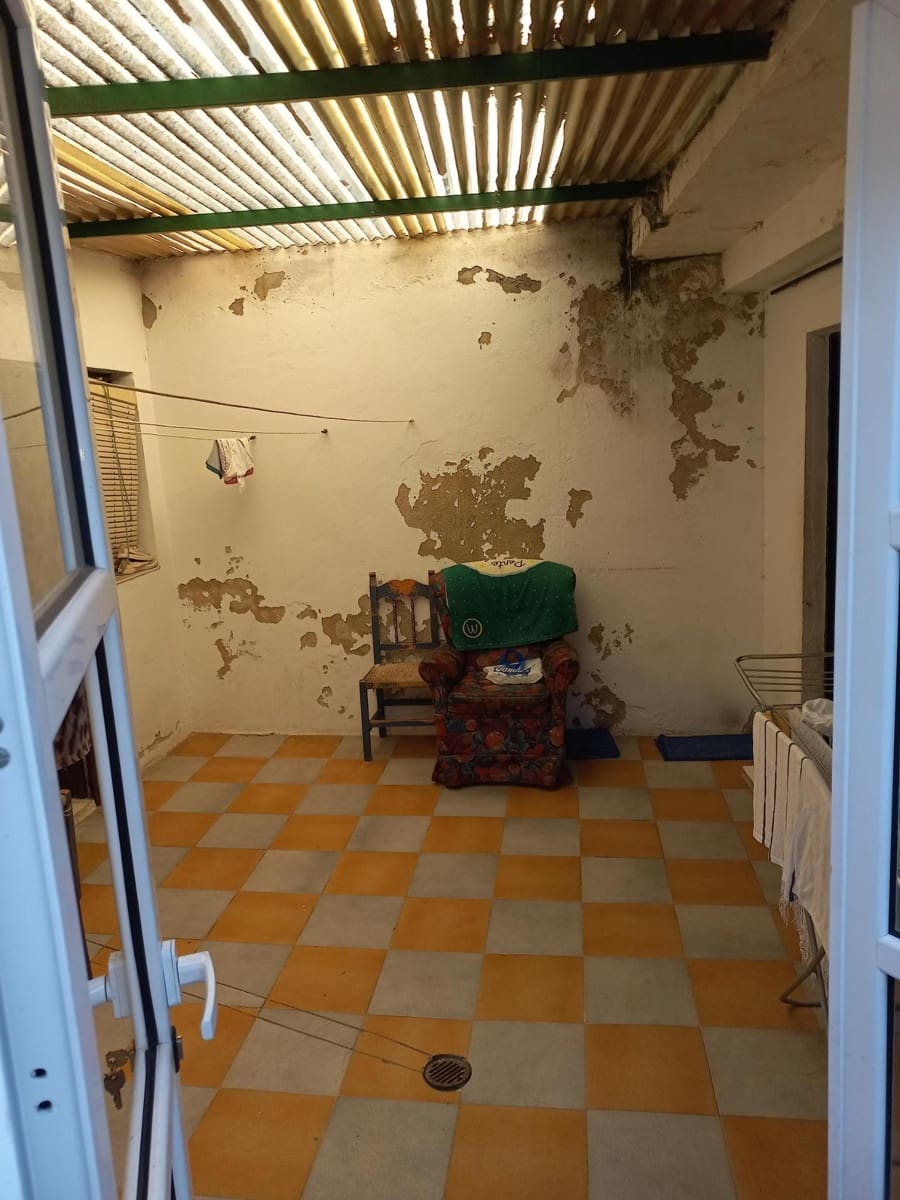 5 soverom Hus til salgs i Salteras med garasje - € 239 000 (Ref: 8439040)