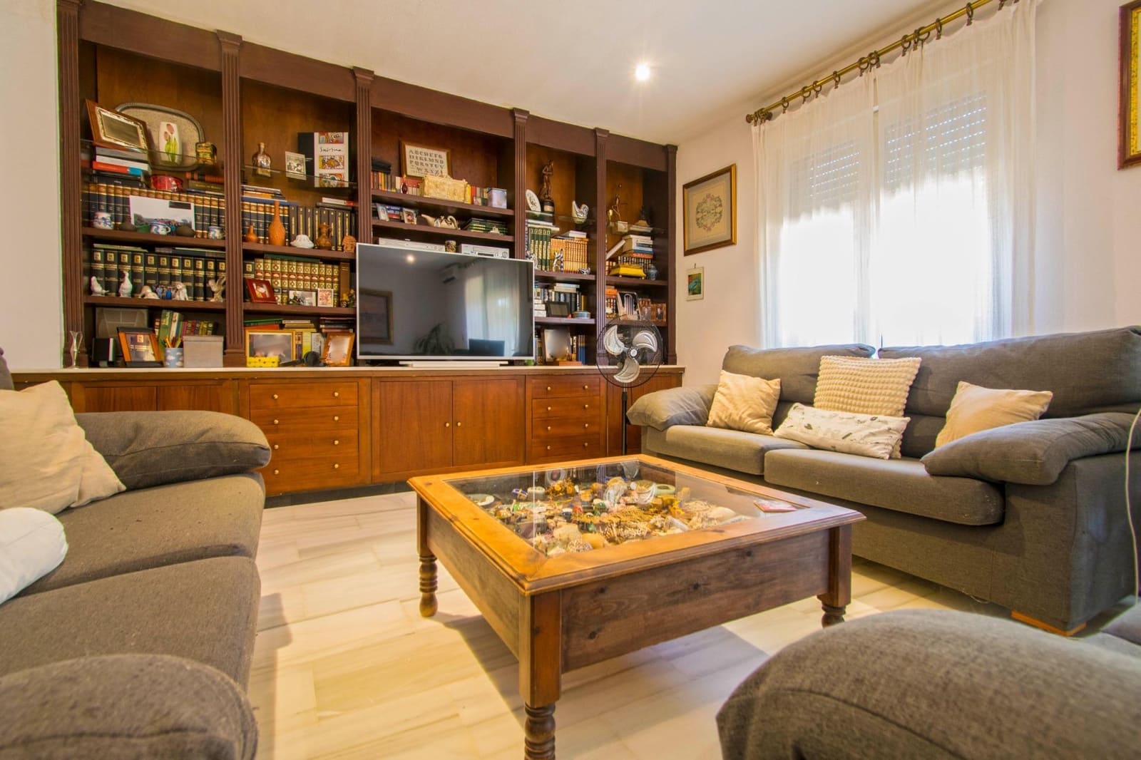 5 chambre Villa/Maison à vendre à Palomares del Rio avec piscine - 379 000 € (Ref: 8467857)