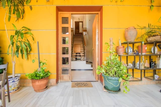 5 chambre Villa/Maison à vendre à Palomares del Río avec piscine - 379 000 € (Ref: 8467857)